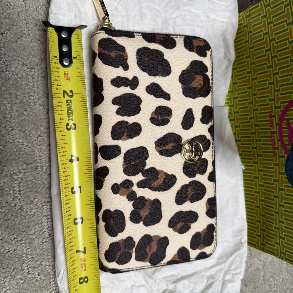 NWT Tory Burch Robinson Printed Zip Continental Wallet In Ocelot Leopard Print - Picture 2 of 12